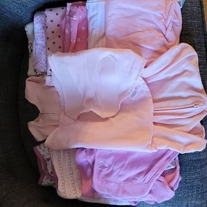 ⬇️Final price drop⬇️ Swaddle/sleepsack and receiving blanket bundle